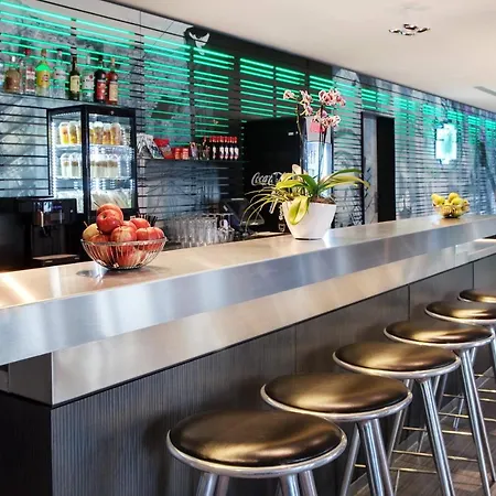 호텔 Berlin-alexanderplatz, An Ihg 4*