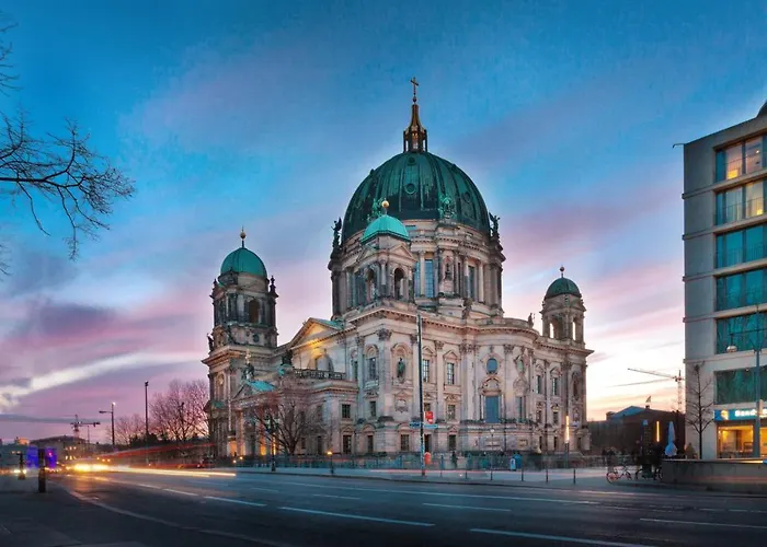 Berlin-alexanderplatz, An Ihg ホテル