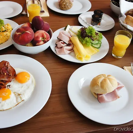 מלון Berlin-alexanderplatz, An Ihg 4*